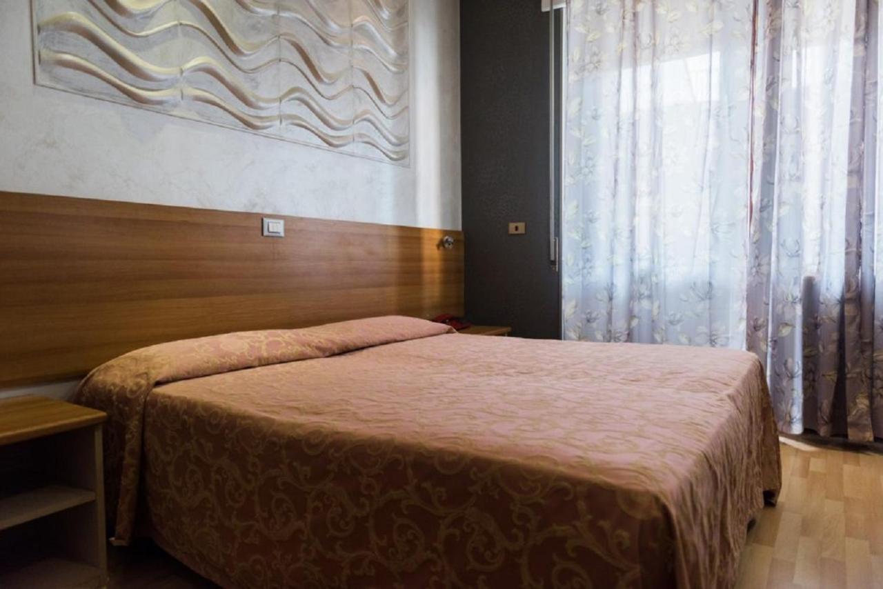 Hotel Royal Viverone Ngoại thất bức ảnh