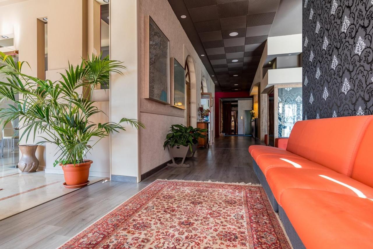 Hotel Royal Viverone Ngoại thất bức ảnh